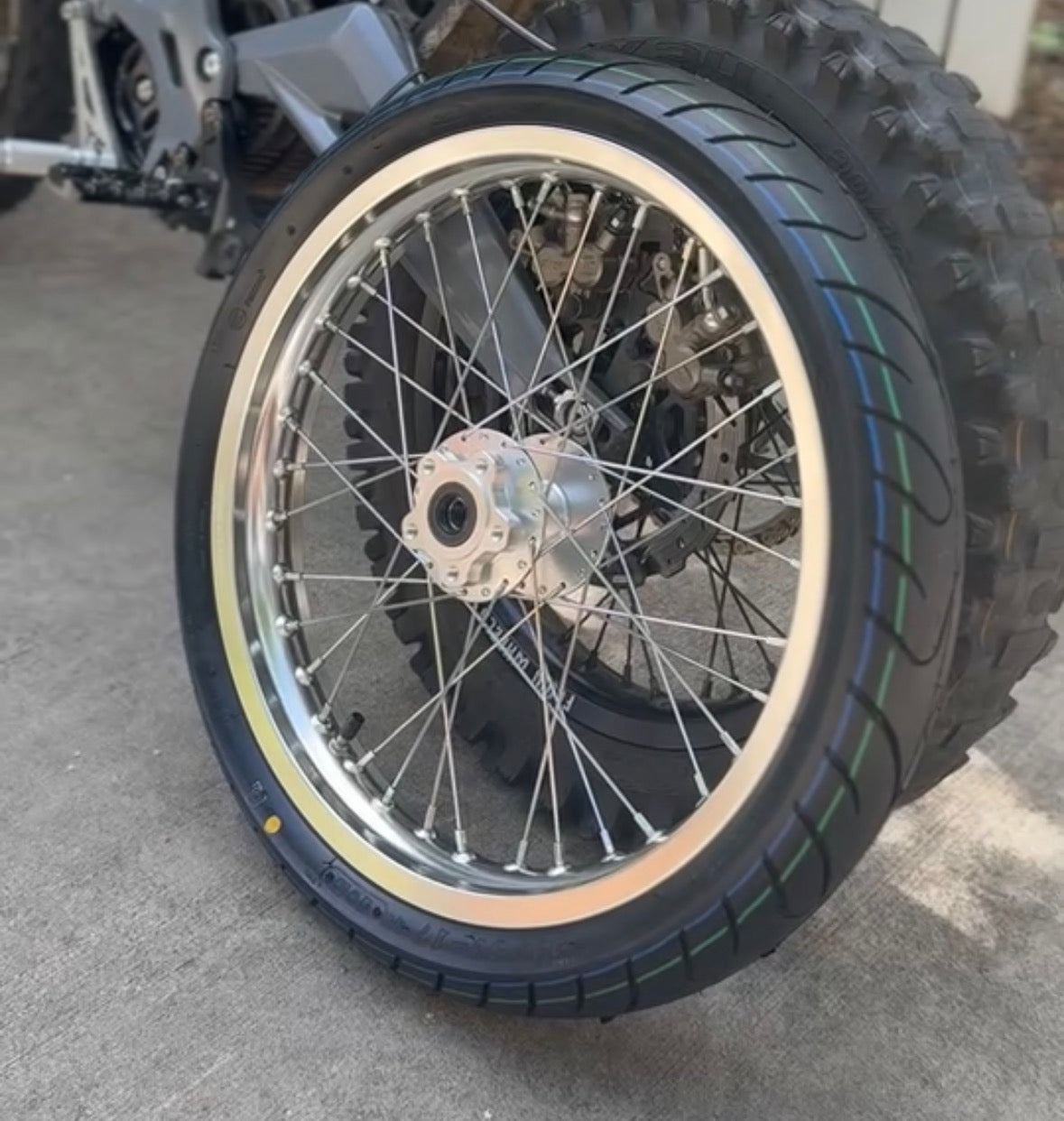 Chrome Surron Lbx supermotos
